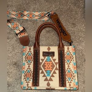 Wrangler Crossbody